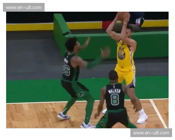 铁血神龟碰撞灵动库里：一场关于篮球灵魂的暴力美学与终极精度之战